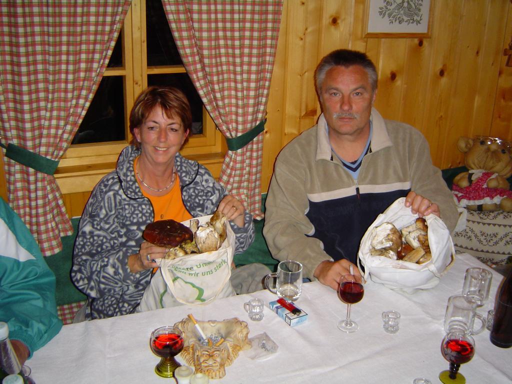 Haus Dorfer Bed & Breakfast Мариапфар Екстериор снимка
