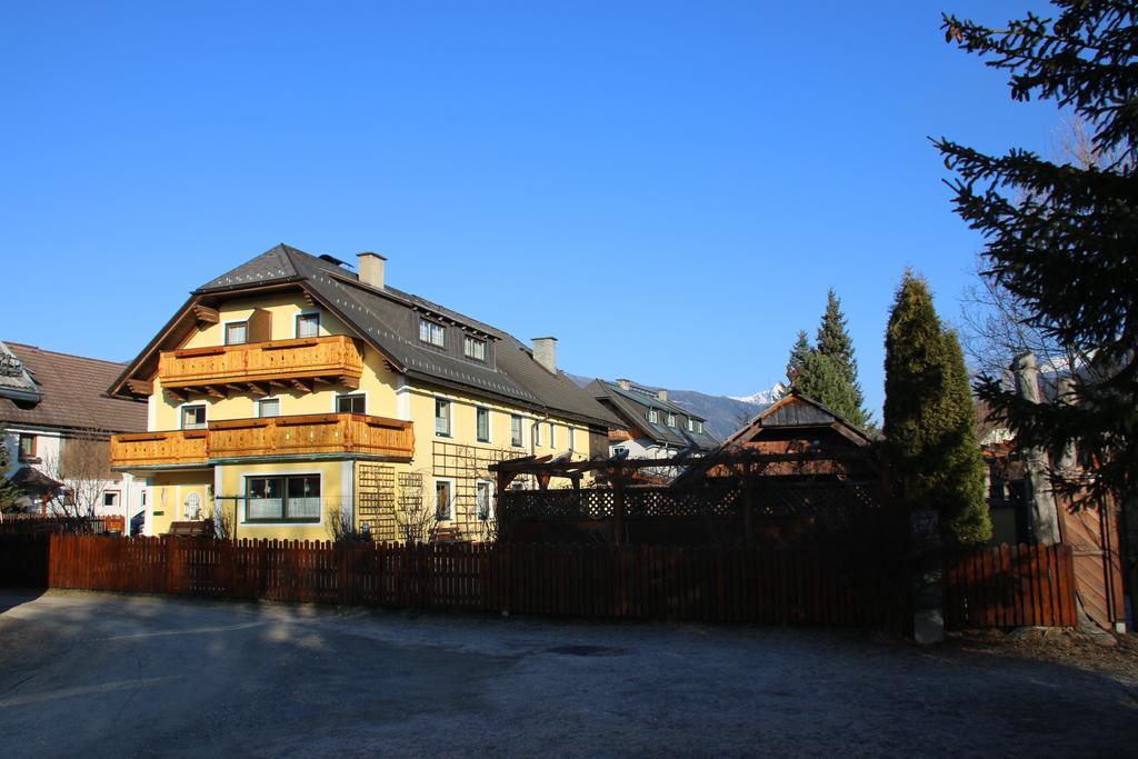 Haus Dorfer Bed & Breakfast Мариапфар Екстериор снимка