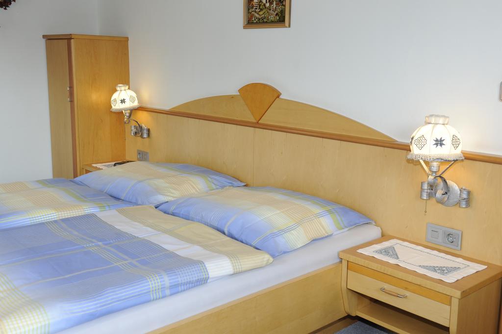 Haus Dorfer Bed & Breakfast Мариапфар Екстериор снимка