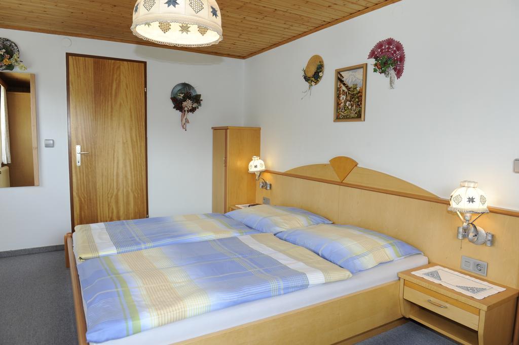 Haus Dorfer Bed & Breakfast Мариапфар Екстериор снимка