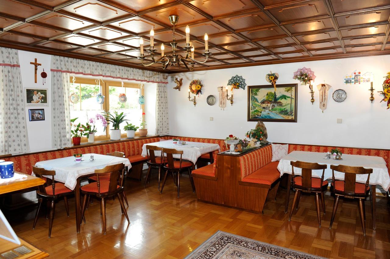Haus Dorfer Bed & Breakfast Мариапфар Екстериор снимка